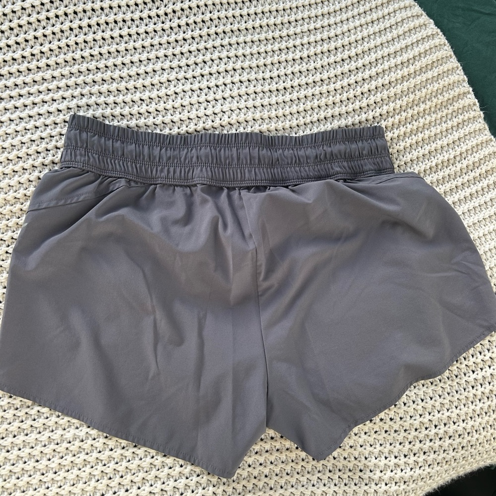 shorts - Picture 2 of 3